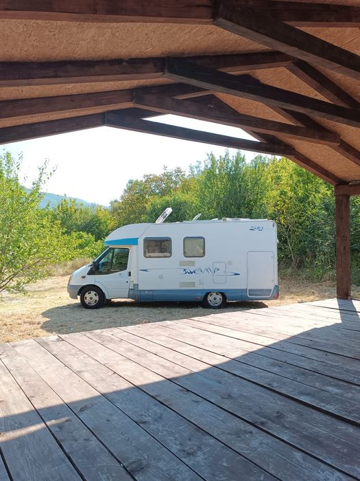 Autocaravana Ford 140cv 2010 57.000km garagem para moto