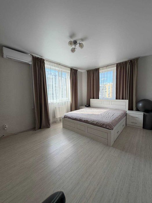 В продажу 2 квартира укомплектована та з ремонтом -  7 Небо, вул. Проїзна