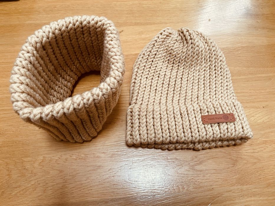 Beżowy komplet czapka i komin z wełną Merino handmade
