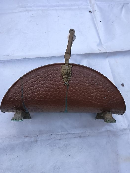 Três peças em cobre