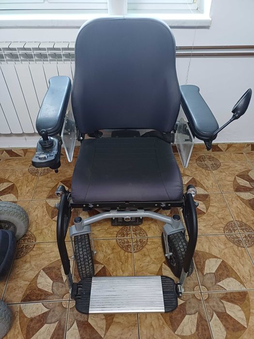 Wózek inwalidzki elektryczny Vermeiren Linx 200 controller