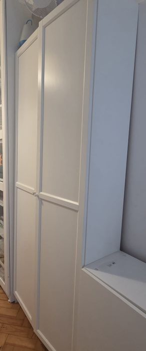 Vendo Móvel/ Estante /Armário IKEA  branco com duas portas