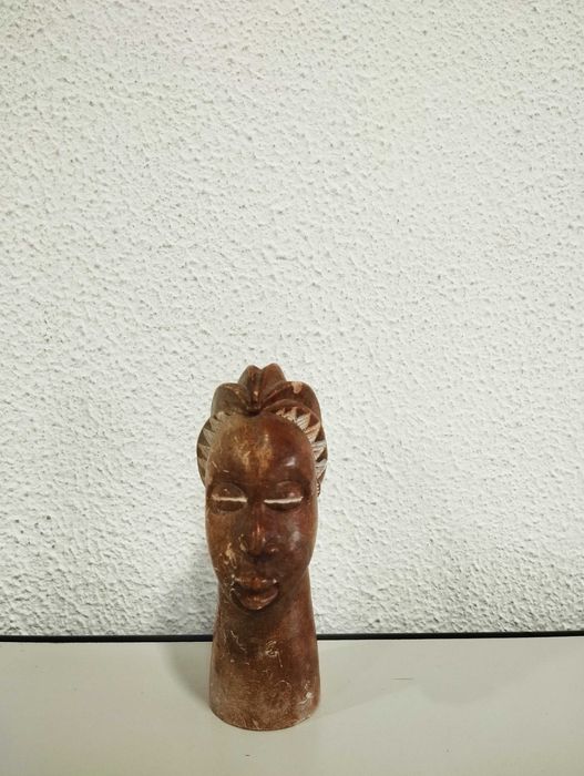 Escultura Artesanal em Pedra—Mármore/Alabastro — Peça Decorativa Única