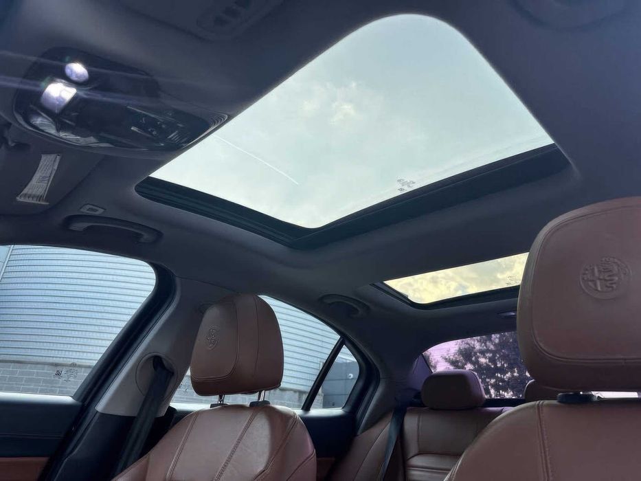 Alfa Romeo Giulia      2018