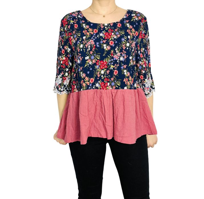 Granatowa bluzka z falbaną i koronką S 36