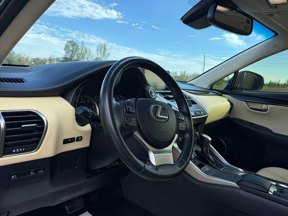 Lexus NX 300      2019