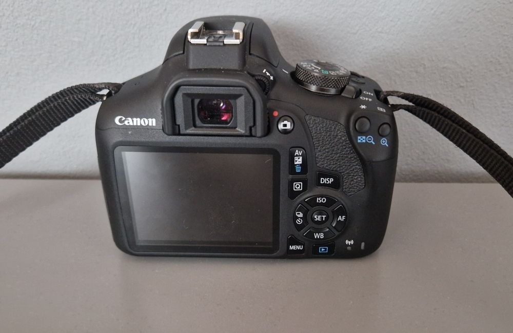 Aparat Canon 2000d plus 2 obiektywy