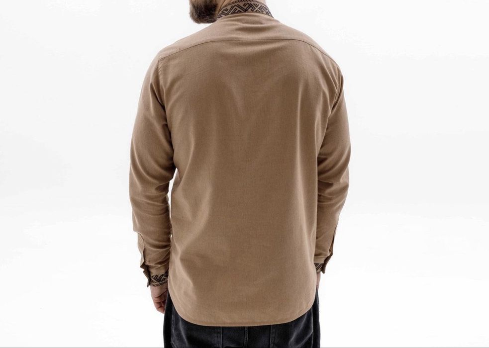 Вишиванка Svarga коричнева з чорним орнаментом 39