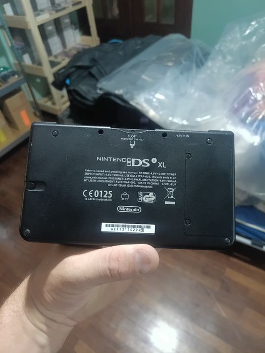 Nintendo DSi XL Amarela