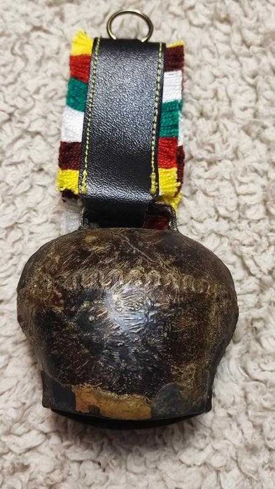 Винтажный сувенирный колокольчик