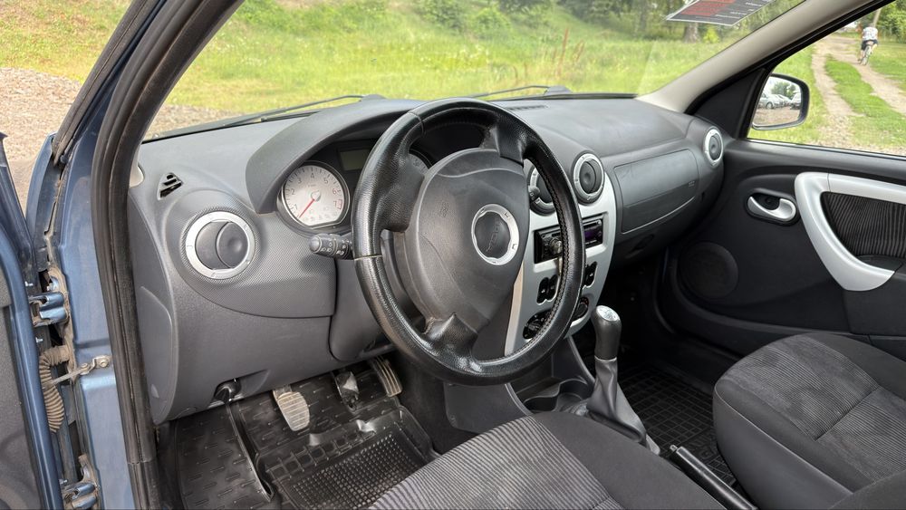 Dacia Logan 1.6 газ/бенз. А/С
