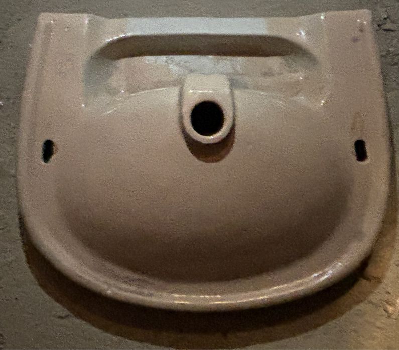 Рукомийник з ніжкою