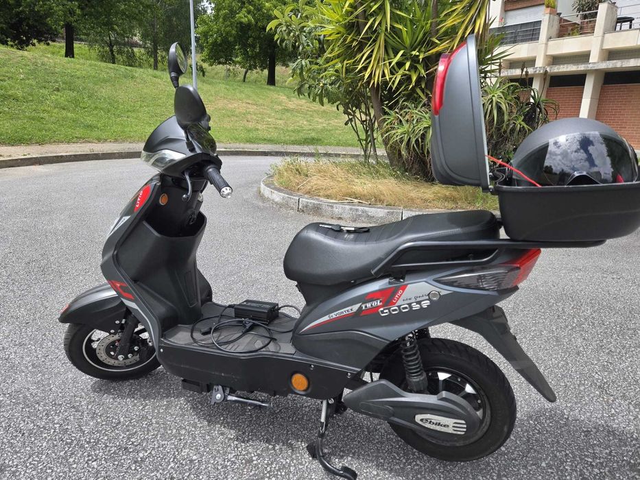 Vortex Goose - Elétrica. Excelente estado, pouco uso! Precisa apenas de bateria. Não necessita carta de condução.