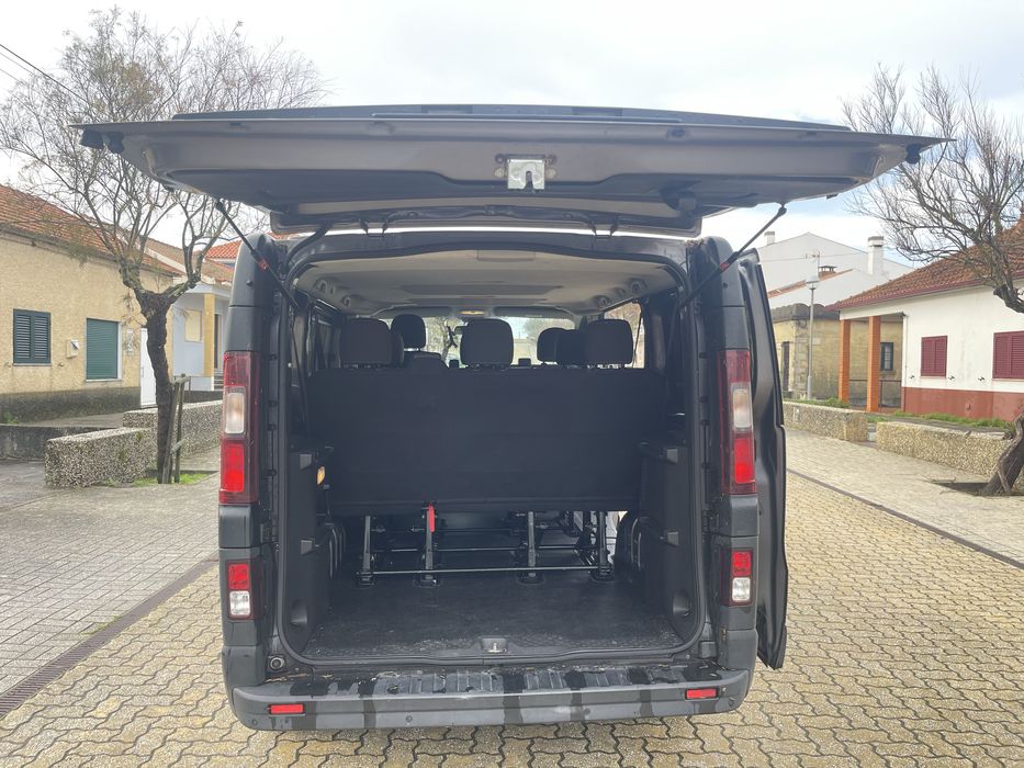 Renault Traffic 9 lugares