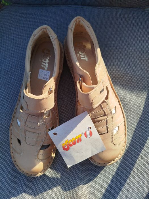 Bardzo wygodne nowe buty Escort r. 39