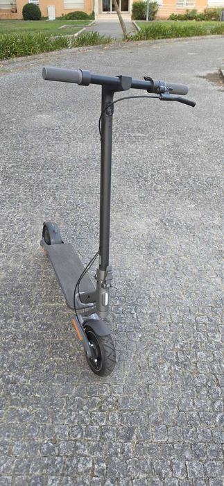Xiaomi Scooter 4 Ultra (como nova!) — 348 km reais - Garantia até 06/08/29! | Pack completo: capacete, cadeado, luzes, bolsa
