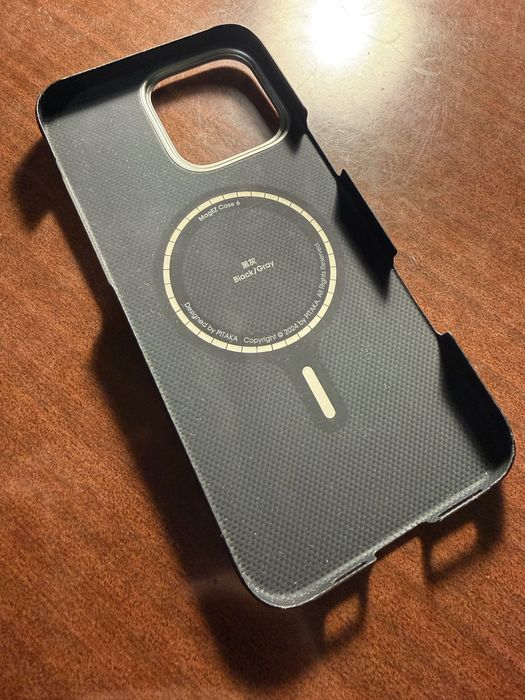 Чохол Pitaka карбон оригінал б/у Iphone 16 Pro Max