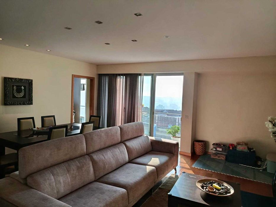 T3 com Garagem individual e excelentes vistas