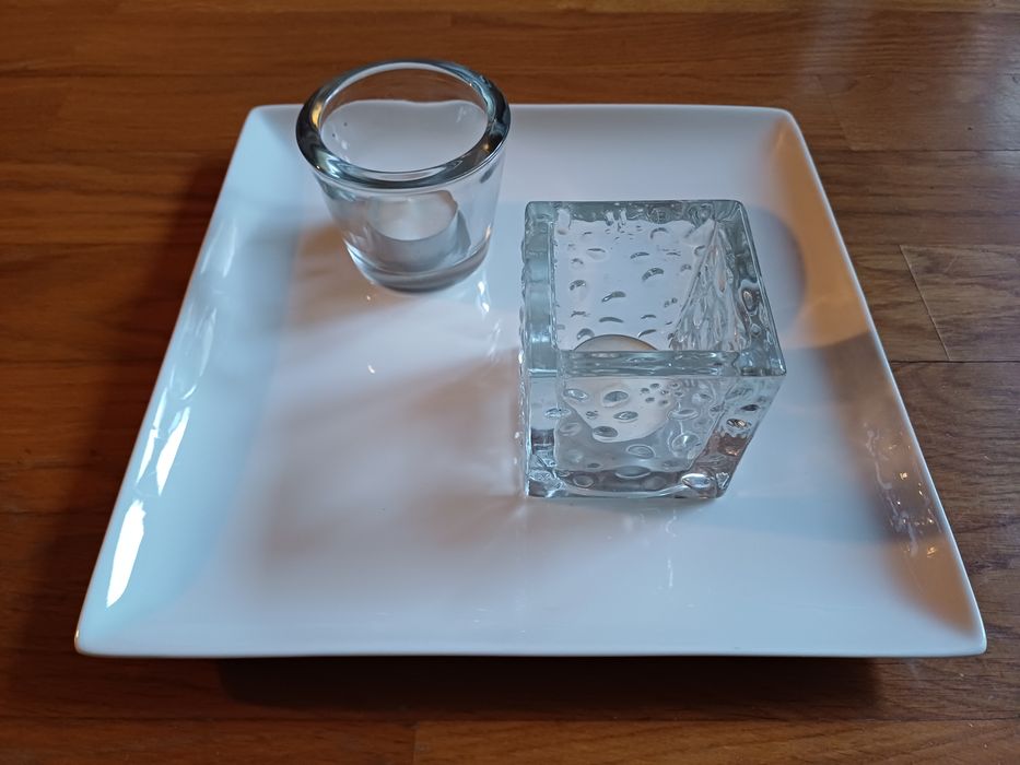 Dois porta-velas de vidro (como novos)