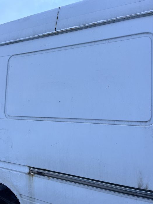 Кузовні елемети на спринтер та лт 2006року