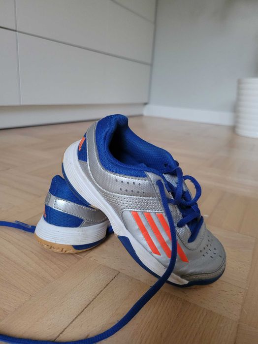 Buty dziecięce Adidasa, rozmiar 28
