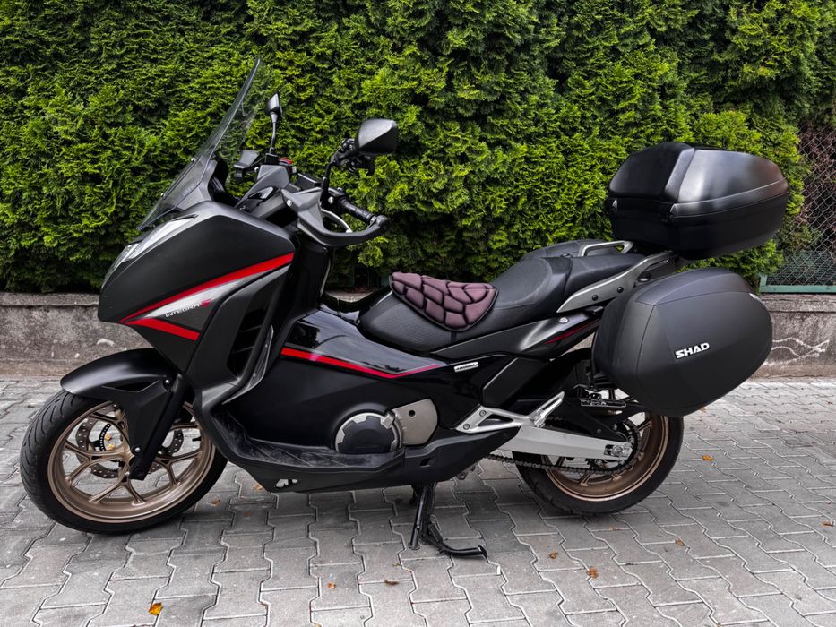Honda Integra 750s