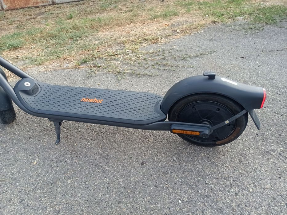 Электросамокат Segway Ninebot F2