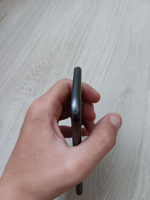 Продам айфон 8 64гб