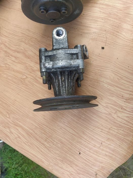 Насос гідропідсилювача ГУР б/в VAG VW T-4,LT,Пассат,Гольф,Audi,Октавія