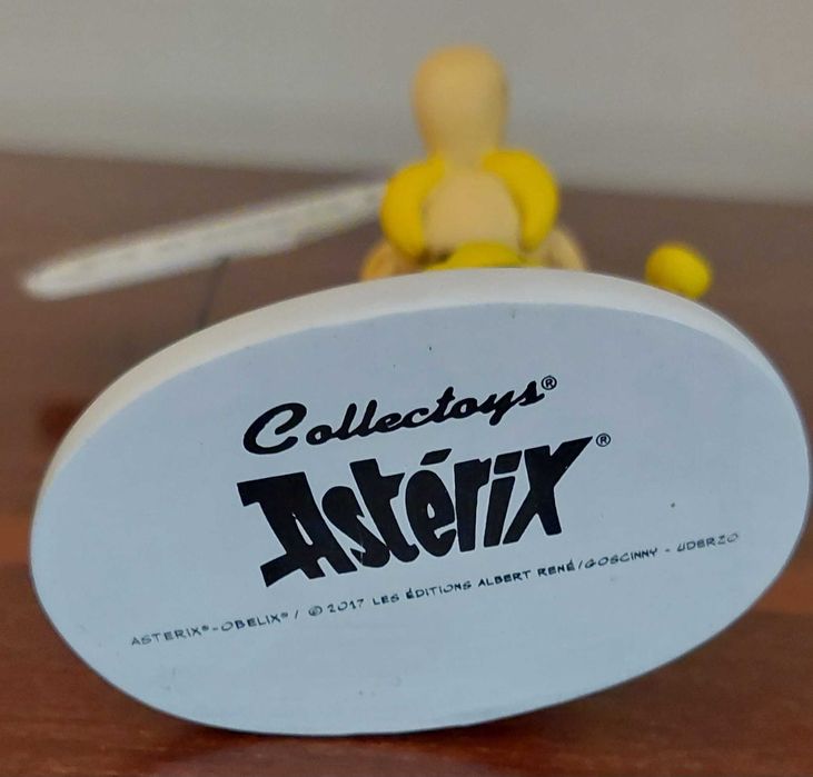 Asterix em resina com legenda