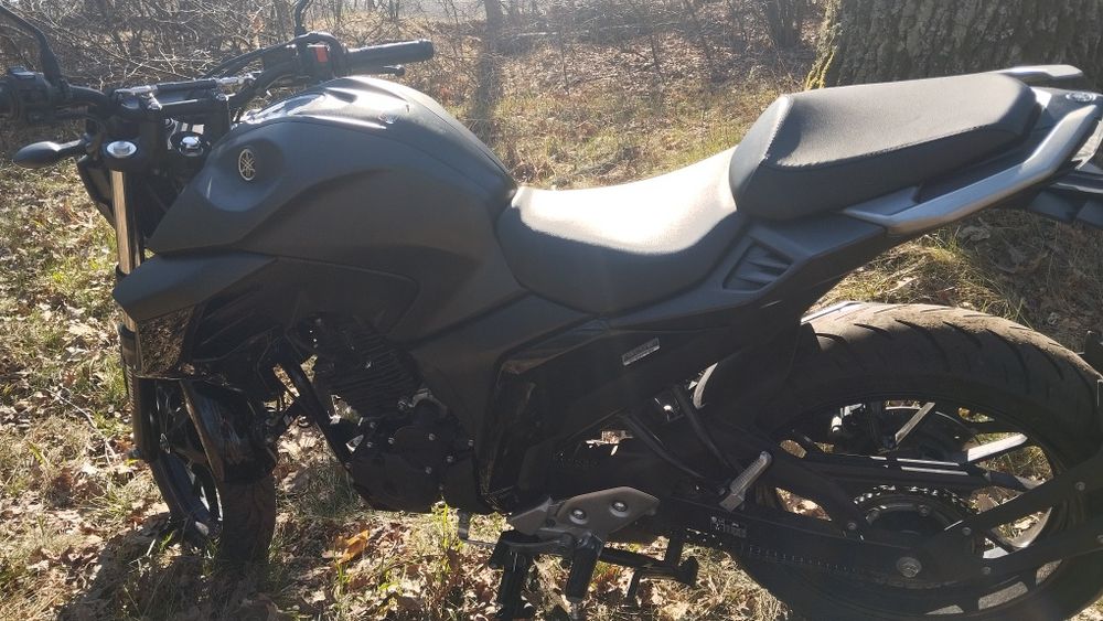 Мотоцикол Yamaha FZN 250 Naked