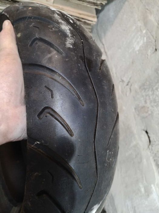 Покришка на скутер 130/70  r12 Hent Shin