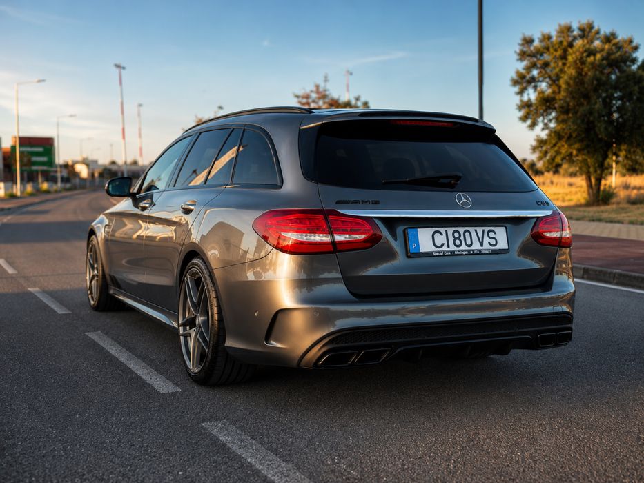 Mercedes benz c63 AMG