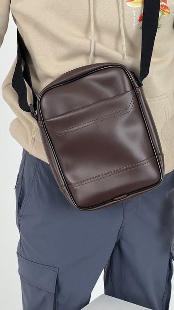 Чоловіча сумка барсетка через плече глянець Classic brown