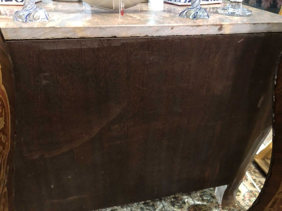 Cómoda Luis XV em pau de cetim e buxo