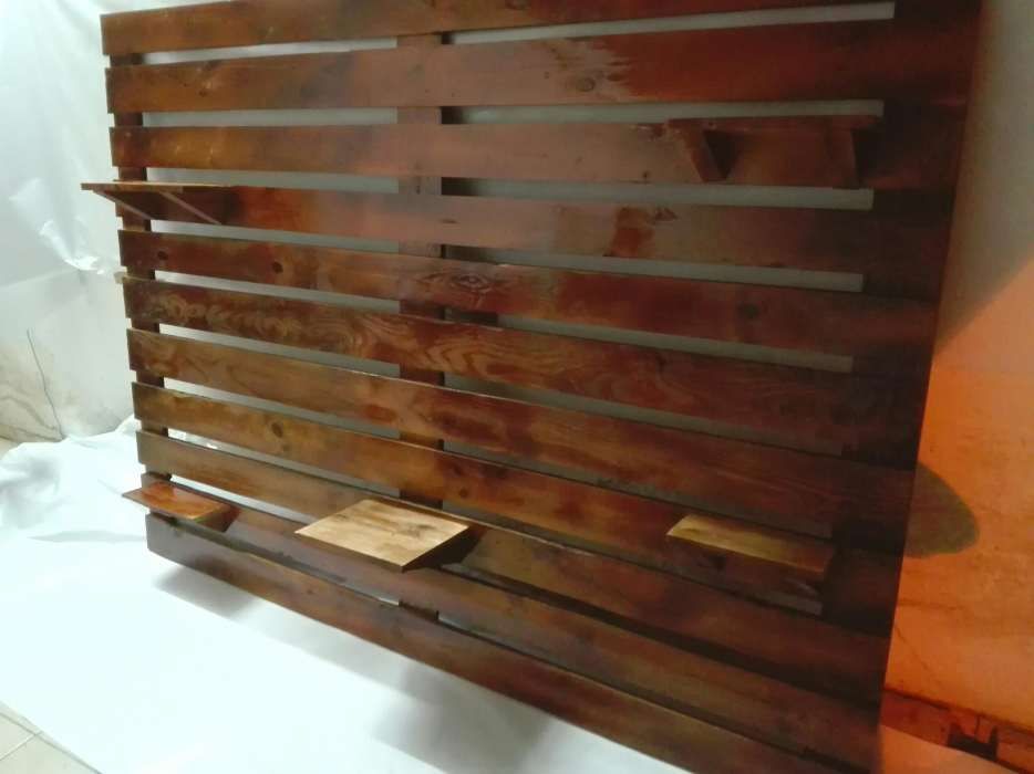 Suporte de tv,com prateleiras.