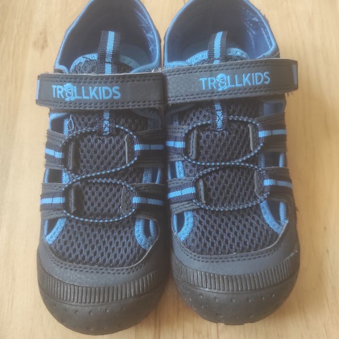 Buty chłopięce sandały.