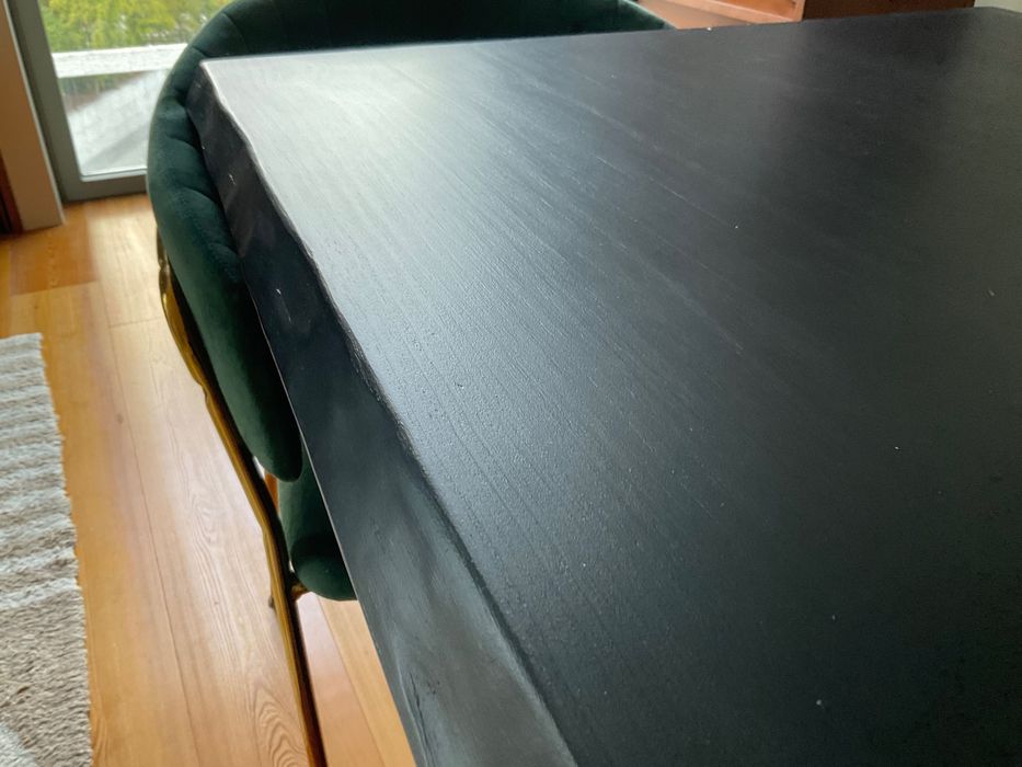 Mesa de Jantar em Madeira Maciça Feita a Mão. 1500€ (20% da compra)
