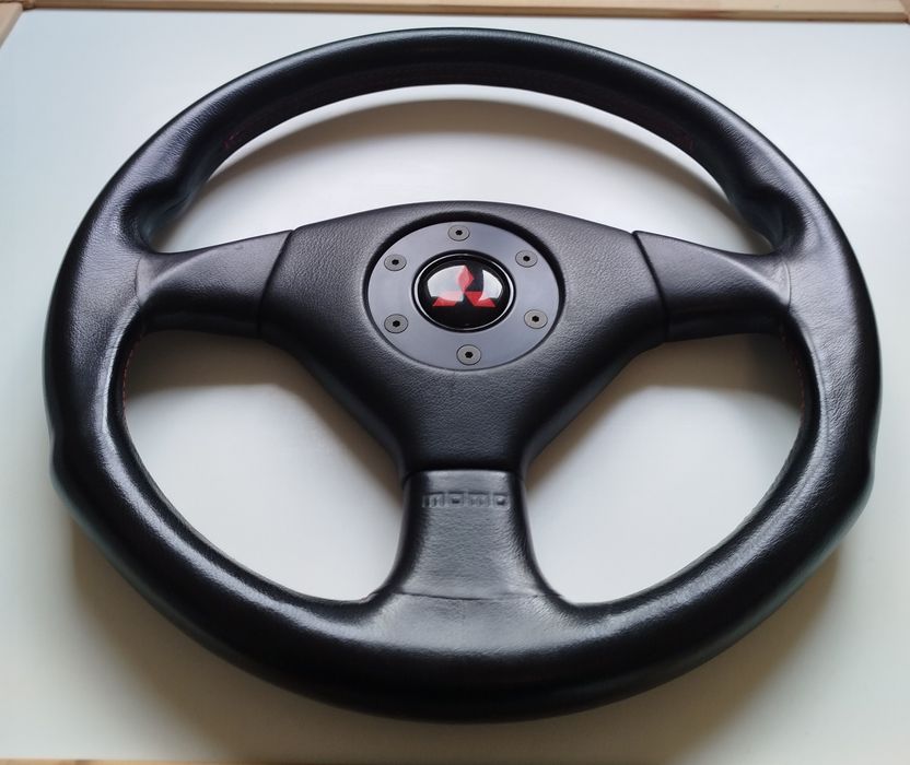 Volante Momo Lancer Evolution