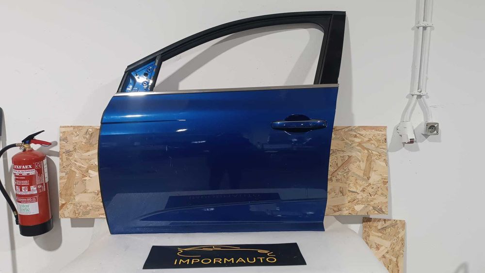 Porta frente direita RENAULT MEGANE IV Hatchback (B9A/M/N_)