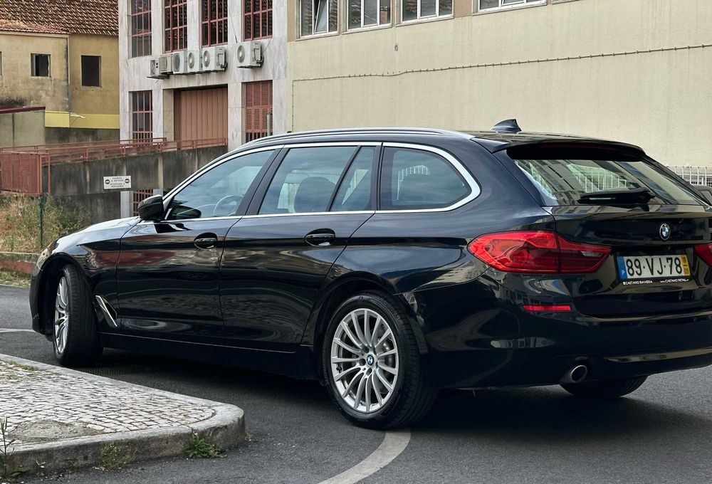 BMW 525 d Line Luxury Auto | Apple Carplay | Interior em Pele Cognac