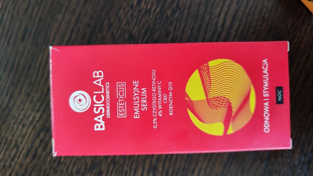 Basiclab serum z retinolem