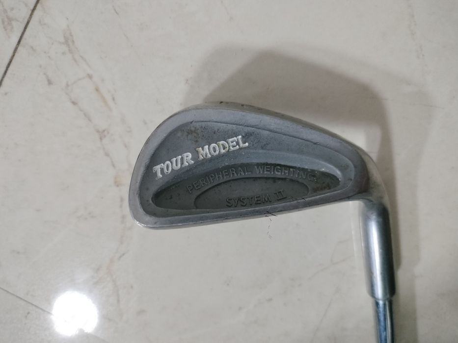 Taco de golf Tour Modelo Peripheral Weighting System ||