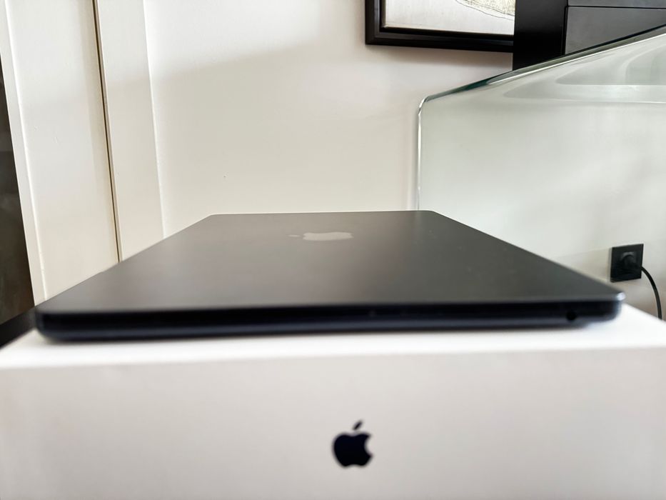 Portátil MacBook Air 13,6” M2 (2023) – Caixa + Acessórios Novos