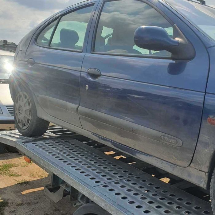 Renault Megane I po lift 1.9 dci niebieski metalik TED44 na części