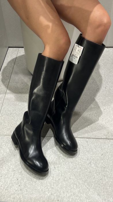 Шкіряні чоботи від Zara бестселер