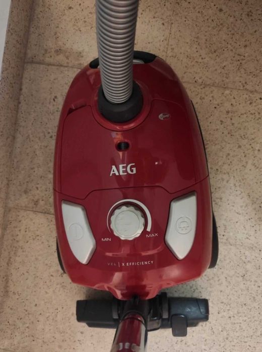 Aspirador AEG VX-4 com acessorios