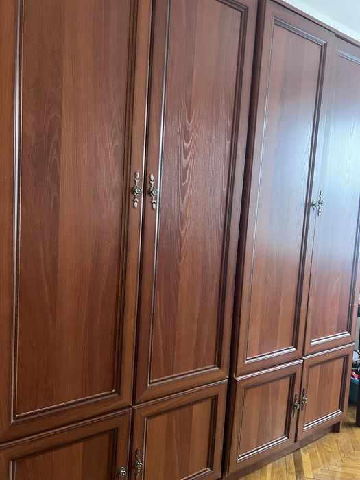 Класичний стінний мебливий гарнітур з шафок, полиць та ніші для телевізора