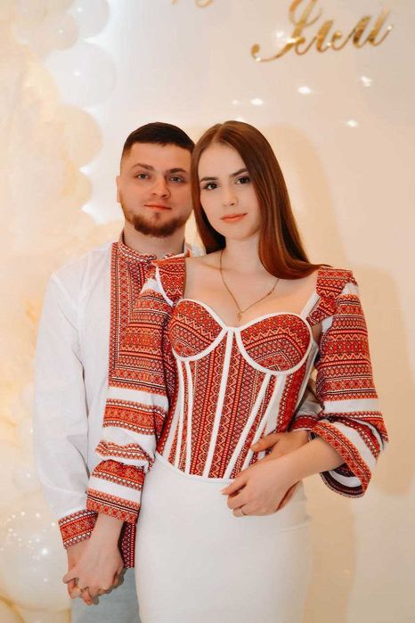 Корсет вишиванка, різні кольори. Рукава, дві пари бретель та чокер.