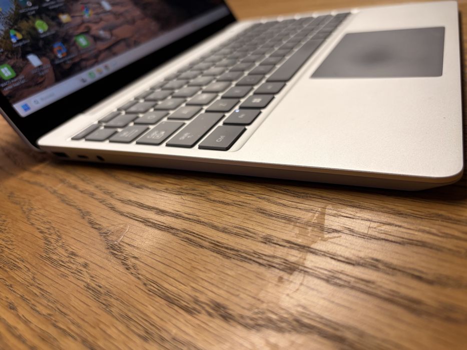 Microsoft Surface Laptop GO 3 i5/8/256 Gwarancja! Tylko 66 cykli!